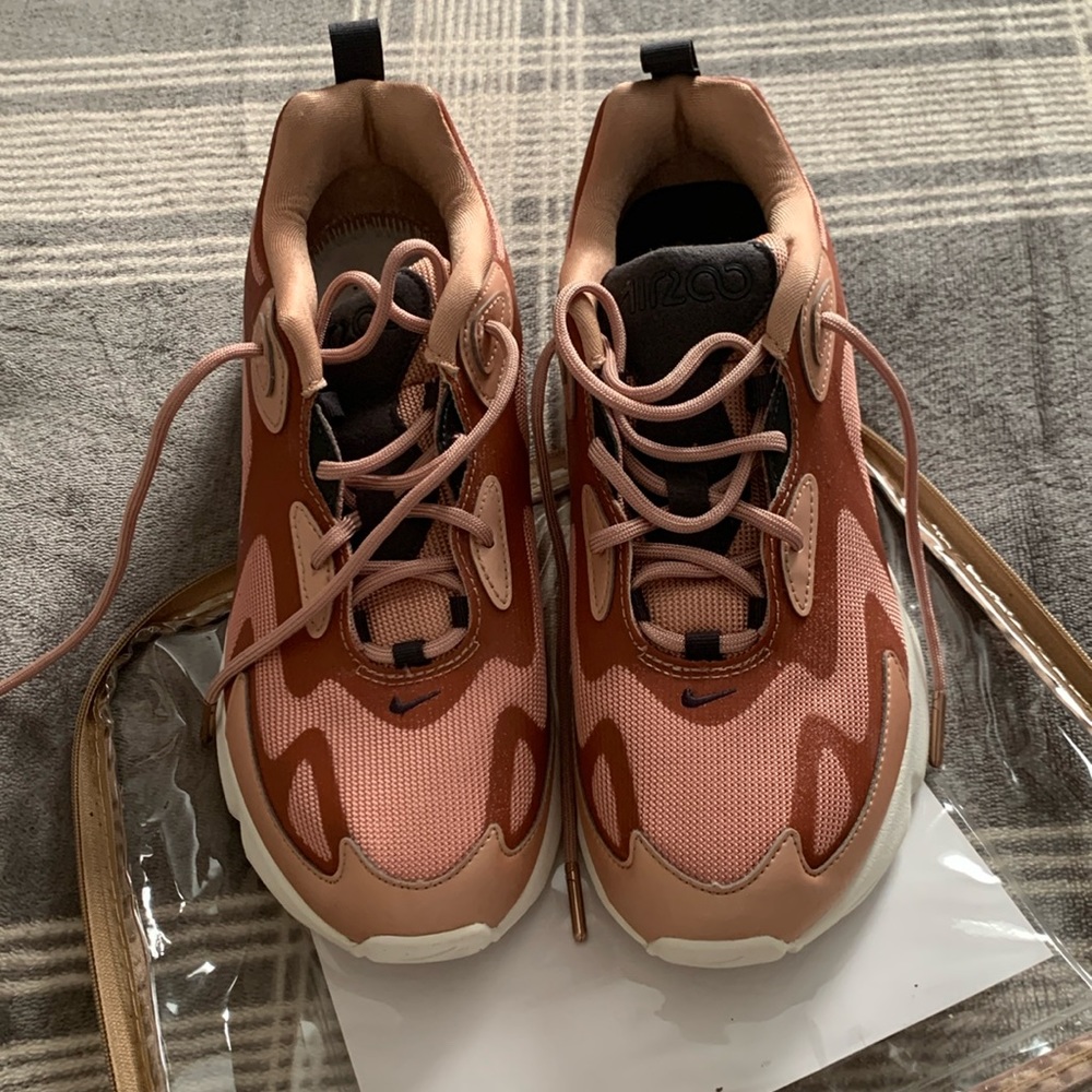 Nike tennis shoes